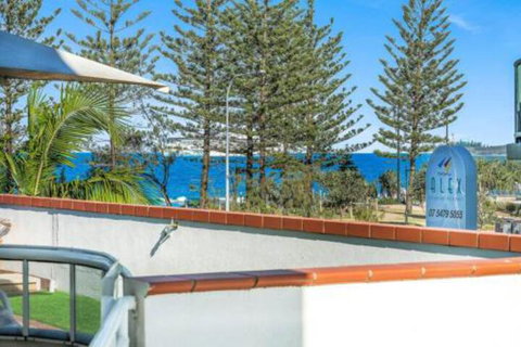 2 Bedroom Alex Unit Ocean Pool & Park Views - Hervey Bay Accommodation 5