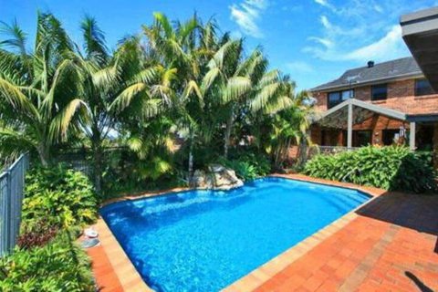 Illalangi Views Pool Walk To Beach - Hervey Bay Accommodation 6