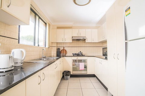True Comfort! 3bed2bath APT Near Ashfield Station! - Hervey Bay Accommodation 4