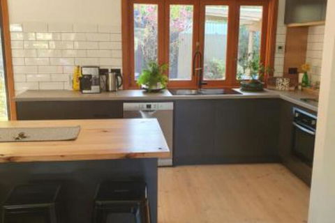 Seacliff Park Holiday Home - Tourism Hervey Bay 0