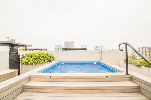 Inner City Penthouse With Private Rooftop - Hervey Bay Accommodation 1
