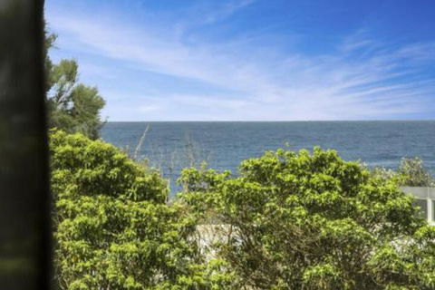 Mitchell Pde 71 Mollymook - Hervey Bay Accommodation 2