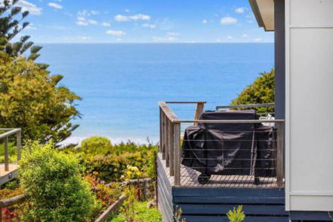 COASTAL HAVEN Panoramic Ocean Views - Hervey Bay Accommodation 7
