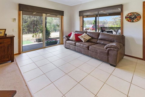 Mt Taylor Country Retreat 15 Minutes To Bairnsdale - Hervey Bay Accommodation 6