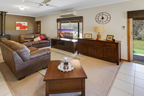 Mt Taylor Country Retreat 15 Minutes To Bairnsdale - Hervey Bay Accommodation 4