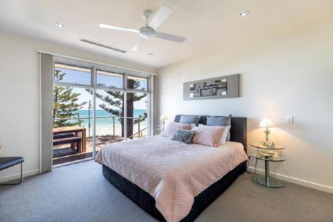 ULTIMA At The Bay Glenelg Absolute Beachfront - Hervey Bay Accommodation 6