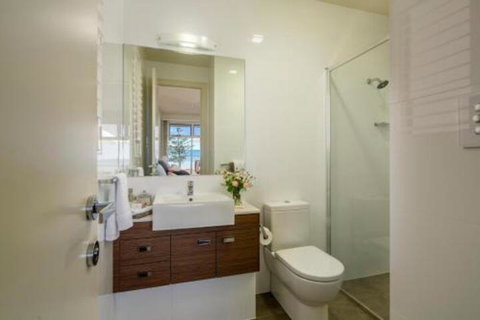 ULTIMA At The Bay Glenelg Absolute Beachfront - Hervey Bay Accommodation 2