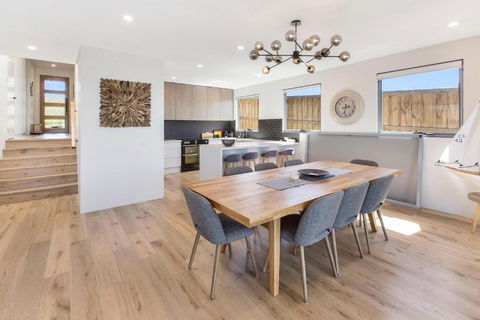 Anchored Access To The Gippsland Lakes - Hervey Bay Accommodation 2