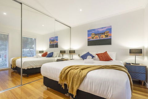 Tranquil Townhouse In Port Melbourne - Hervey Bay Accommodation 7