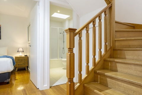 Tranquil Townhouse In Port Melbourne - Hervey Bay Accommodation 1