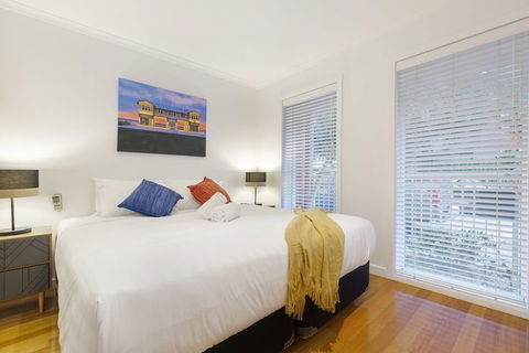 Tranquil Townhouse In Port Melbourne - Hervey Bay Accommodation 4