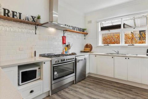 White On Wright Clare - Hervey Bay Accommodation 7