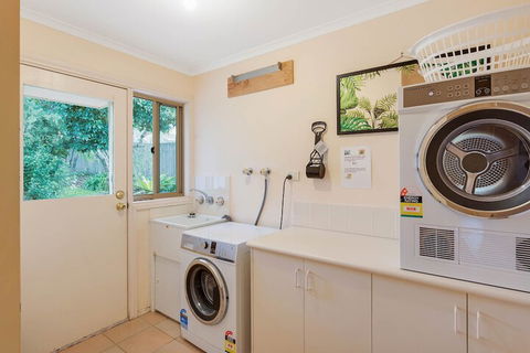 Pelican Lake Holiday House - Hervey Bay Accommodation 5