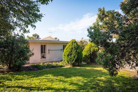 Pelican Lake Holiday House - Hervey Bay Accommodation 1