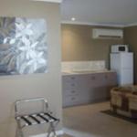 Cosmos Country Motor Inn - Hervey Bay Accommodation 0