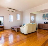 Beach House on Katherine Circuit - Hervey Bay Accommodation