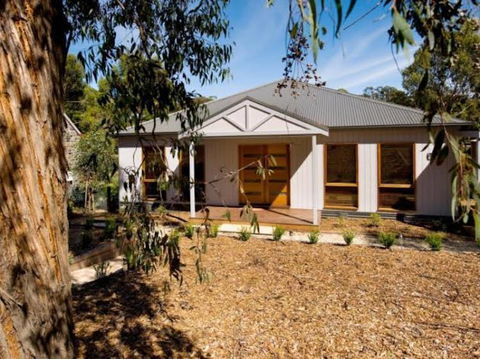 Kangaroo Lookout - Hervey Bay Accommodation 0