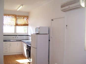 Aussie Bacon & Eggs Cottages - Hervey Bay Accommodation 3