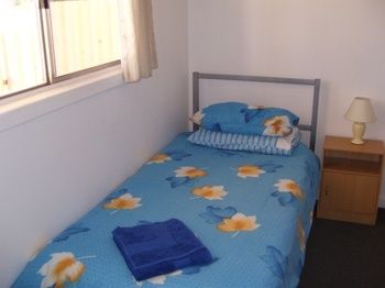 Aussie Bacon & Eggs Cottages - Hervey Bay Accommodation 4