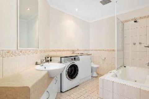 Penthouse City Apartment - Hervey Bay Accommodation 4