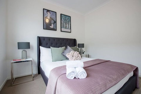 108spacious Point Cook Estate4br2btdoublegarage - Hervey Bay Accommodation 6