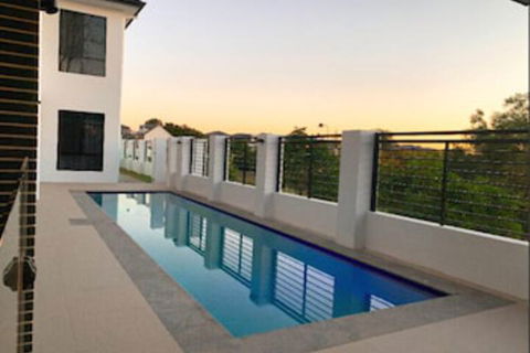 Luxury House Collection Six Beds - Tourism Hervey Bay 1