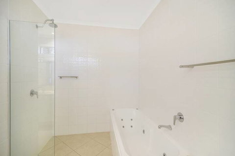 Kari 3 - 3/7 Peregian Esplanade - Hervey Bay Accommodation 7