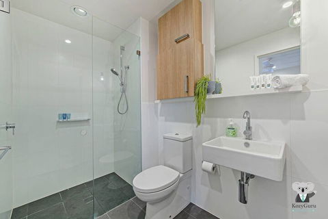 NEW Cozy Comfy APT Near Sydney Airport & CBD - Hervey Bay Accommodation 7
