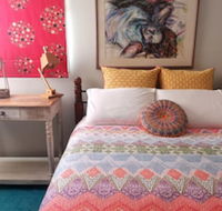 Stylish Comfortable Central Artists Home - Hervey Bay Accommodation