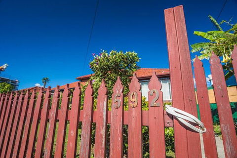 Belmore House - Hervey Bay Accommodation 2