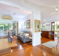 Edenvale Cottage in Beautiful Tropical - Hervey Bay Accommodation