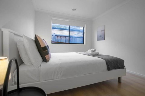 Lightful Charming House With Free Parking - Hervey Bay Accommodation 2