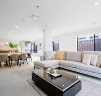 Lightful Charming House With Free Parking - Hervey Bay Accommodation