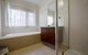 Lightful Charming House With Free Parking - thumb 6