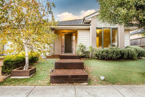 Lightful Charming House With Free Parking - Hervey Bay Accommodation 1