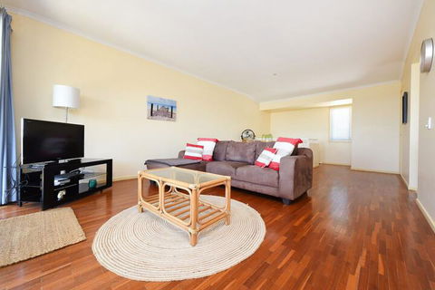 Sunbright 2/5 Petrel Street - Hervey Bay Accommodation 6