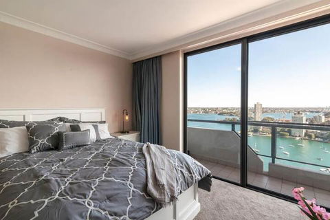 Milsons Point Apartment With Harbour Bridge Views - Hervey Bay Accommodation 5
