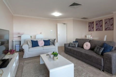 Milsons Point Apartment With Harbour Bridge Views - Hervey Bay Accommodation 0