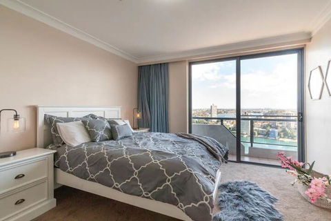 Milsons Point Apartment With Harbour Bridge Views - Hervey Bay Accommodation 7
