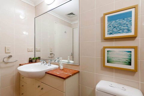 Amazing Studio With Pool In Central Sydney - Tourism Hervey Bay 3