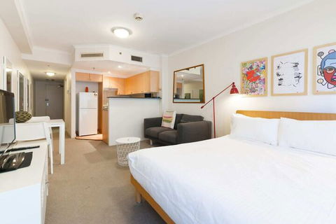 Amazing Studio With Pool In Central Sydney - Tourism Hervey Bay 7