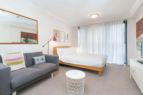 Amazing Studio With Pool In Central Sydney - Tourism Hervey Bay 6