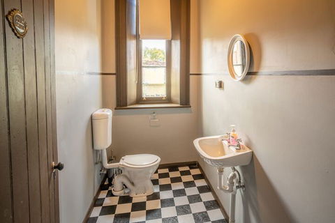Post Office Residence - Hervey Bay Accommodation 7