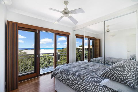 Notre Reve - 2/4 Brolga Place - Tourism Hervey Bay 2