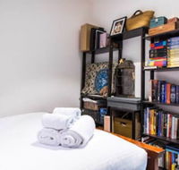 Eclectic 1 Bedroom South Yarra Hideaway - Hervey Bay Accommodation