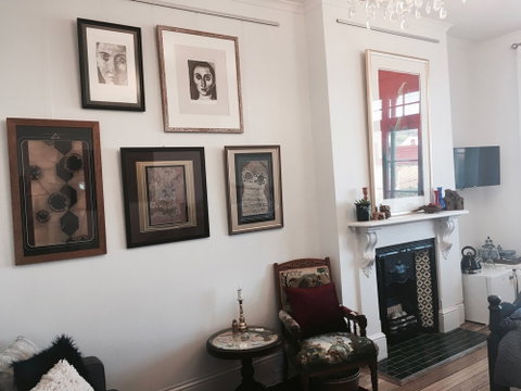 Assemblage Boutique Art Bed & Breakfast - Hervey Bay Accommodation 1