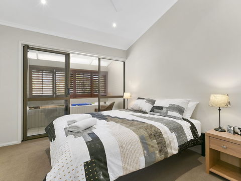 A Superb Location For Enjoying The Best Of Noosa Unit 2 / 69 Noosa Parade - Hervey Bay Accommodation 2