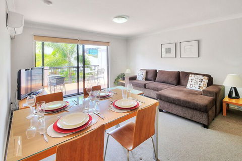 Airtrip Apartment On Russell St - Tourism Hervey Bay 2