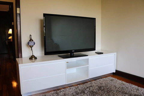 Charming & Cosy Home With City Views - Hervey Bay Accommodation 3