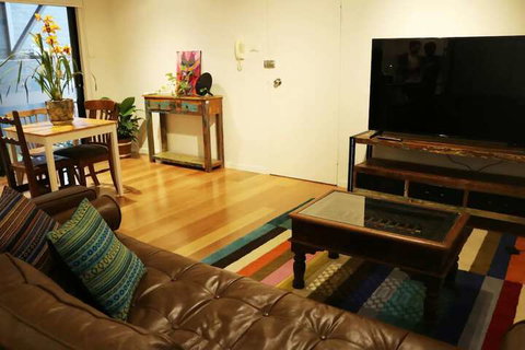 Erko Home In The Middle Of The Action With Parking - Hervey Bay Accommodation 6